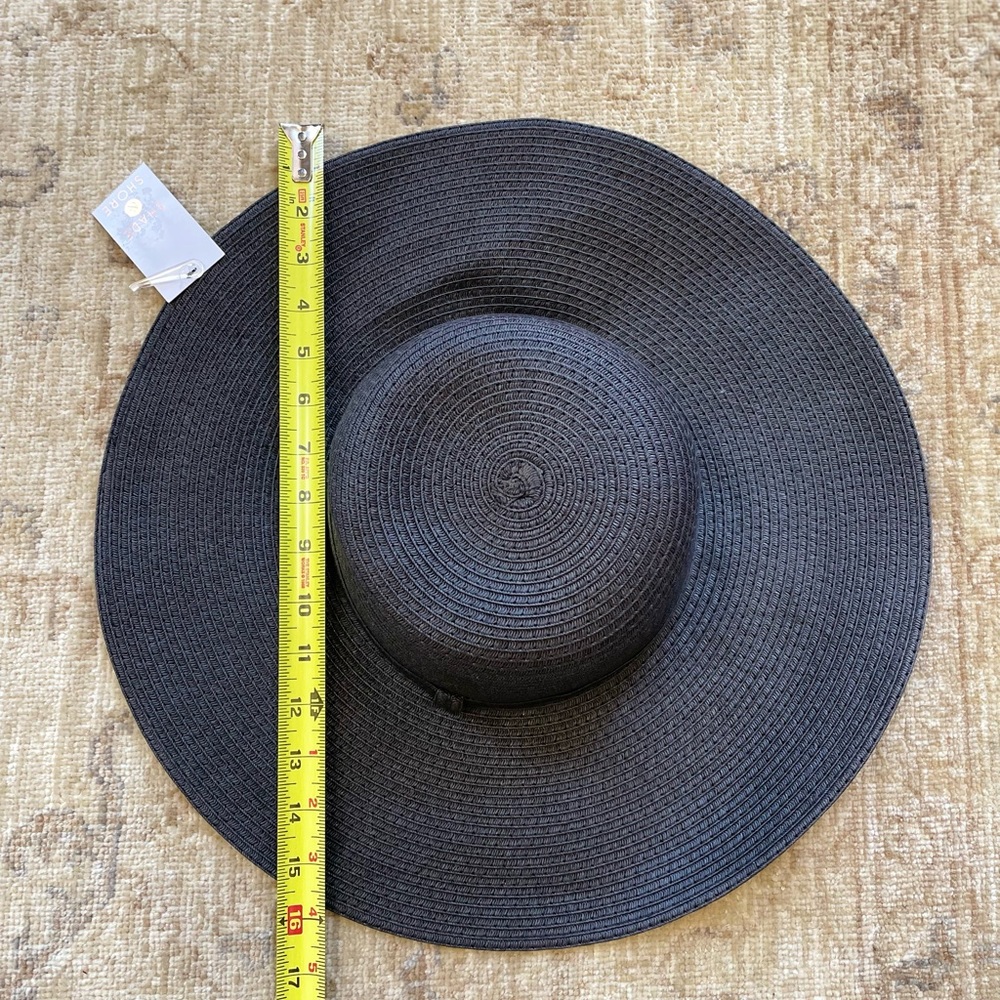 Sand and Shore Wide brimmed sun hat in black. - Picture 3 of 7